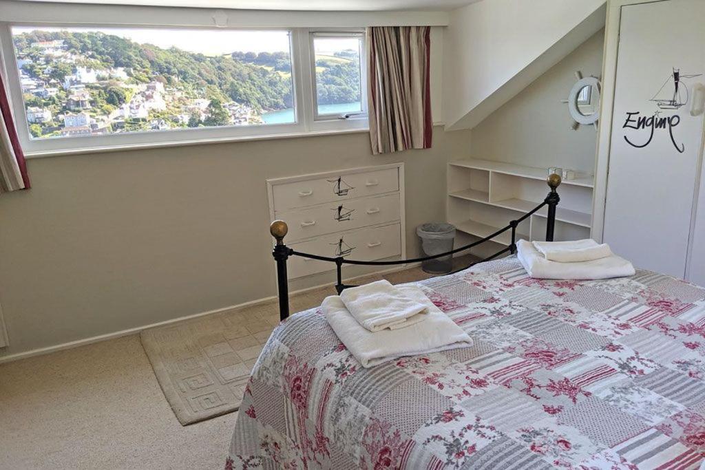 Out To Sea - Stunning Views, Elevated Position With Onsite Parking Villa Dartmouth Exteriör bild